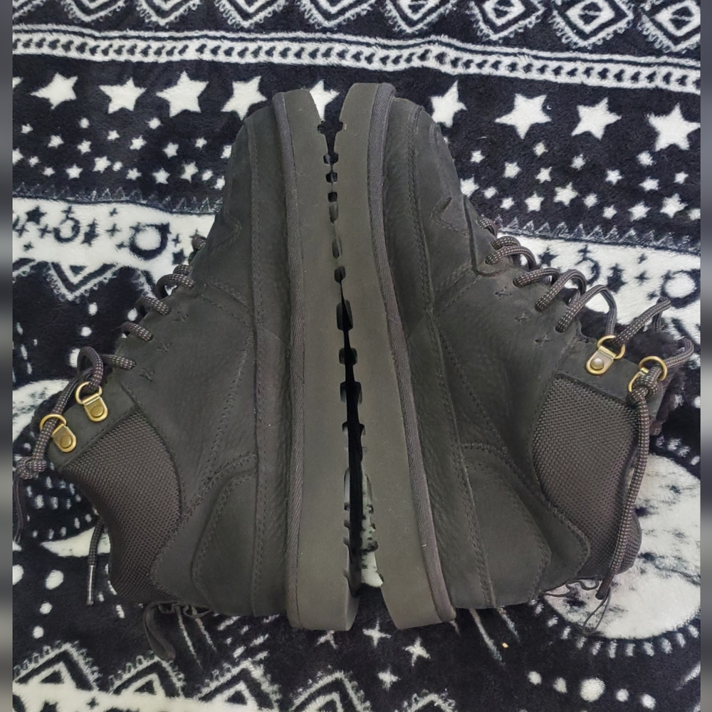 UGG Highland Hi - Picture 3 of 7